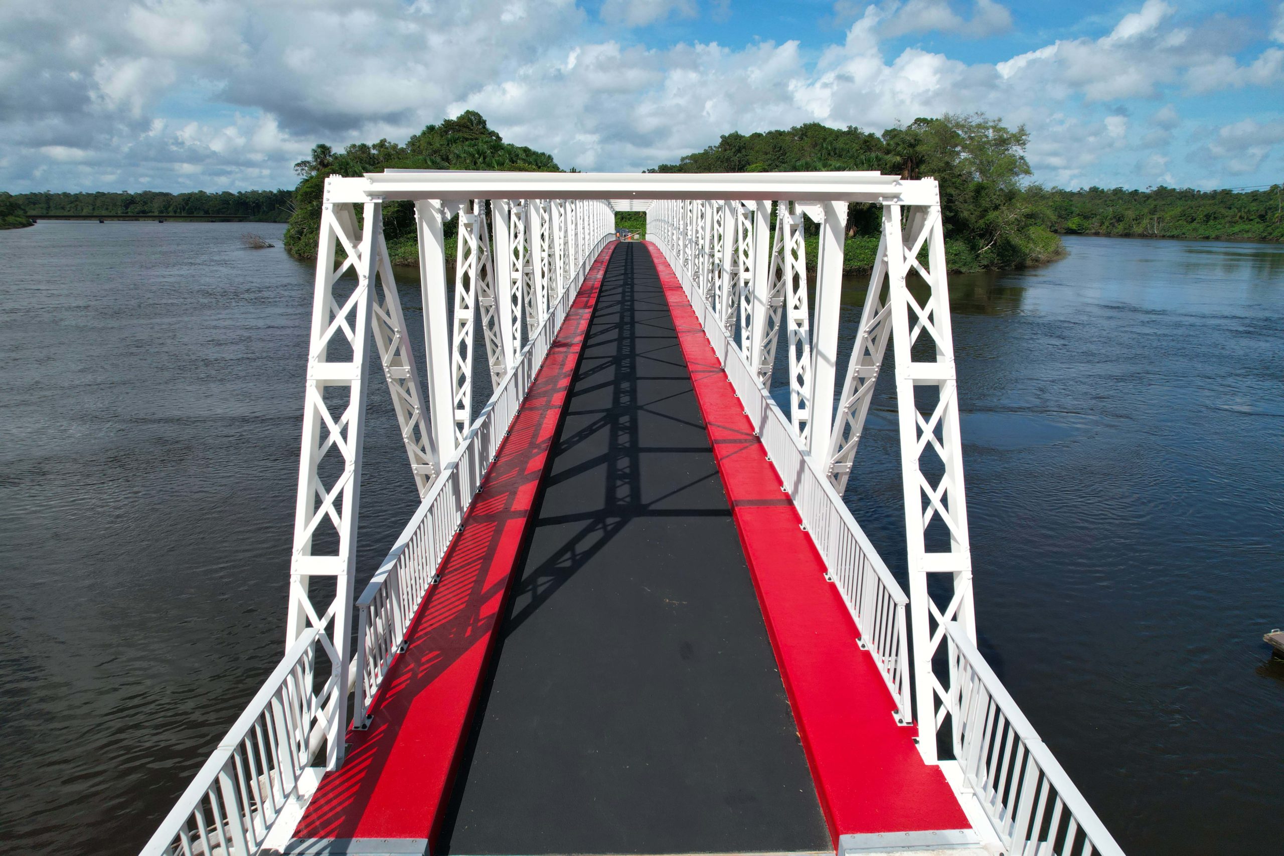 pont fleuve à la une